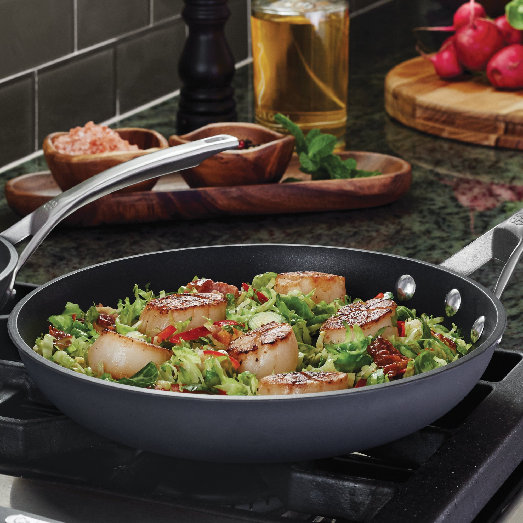 Calphalon Signature™ Nonstick 8in. and 10in. Omelette Pan Set