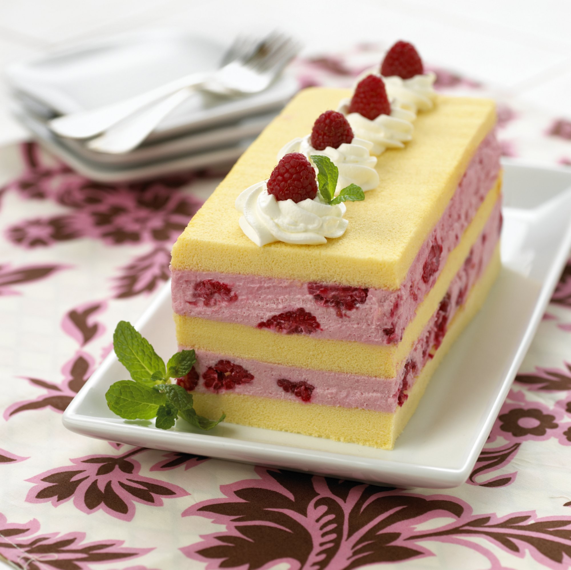 Raspberry Cream Cake CalphalonUSAStore